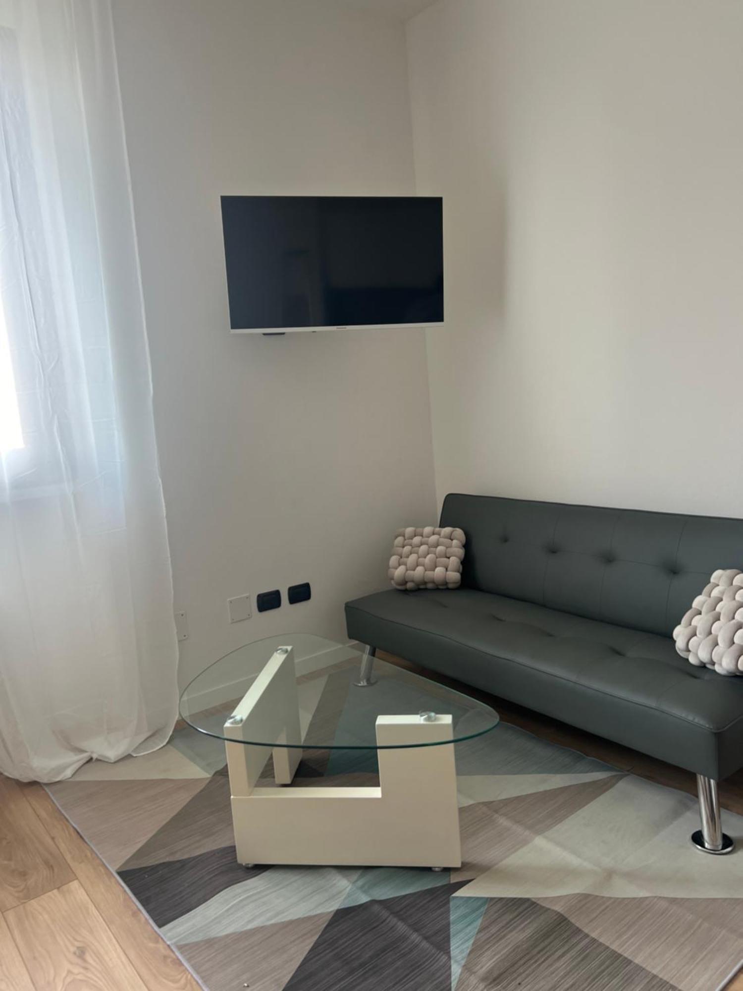 Monolocale Ovidio Aparthotel Milan Bagian luar foto